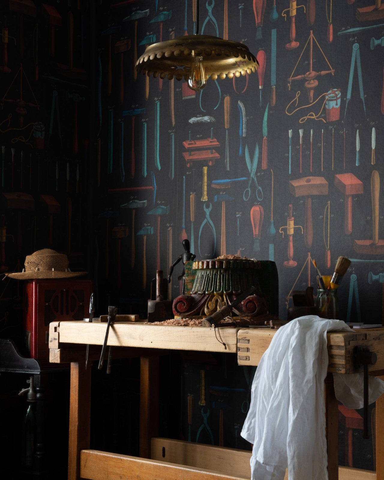mind the gap - old tools anthracite wallpaper - wp20598