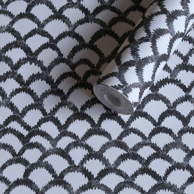 lee jofa - roche wallpaper - black - p2022109.821.0