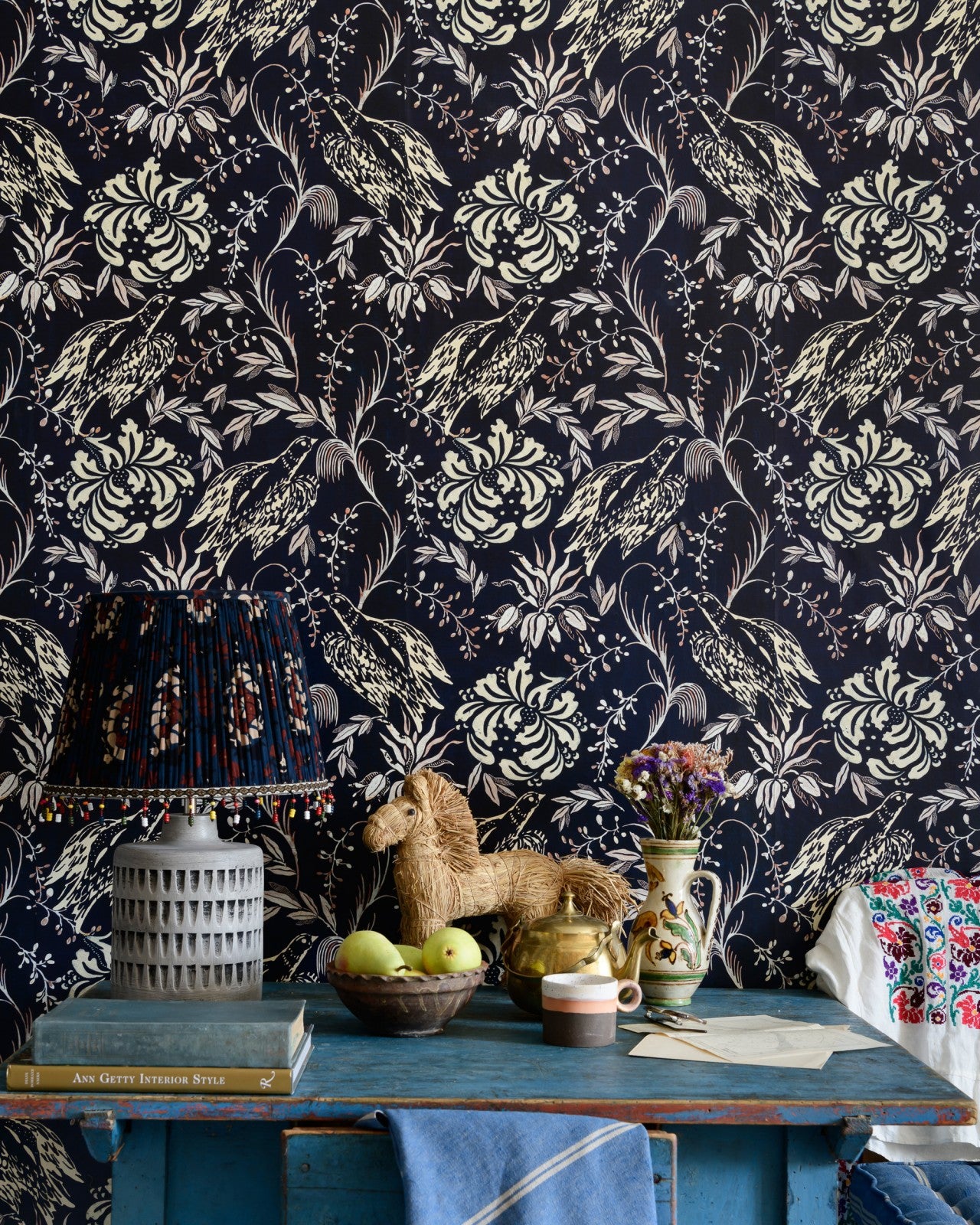 mind the gap - folk embroidery fern green wallpaper - wp30015
