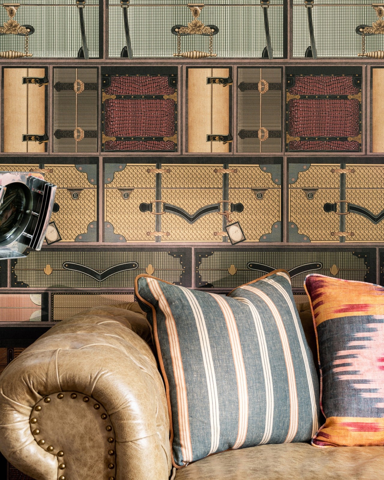 mind the gap - the luggage car blue wallpaper - wp20781