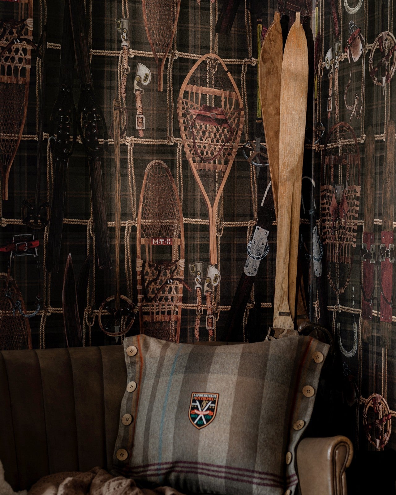 mind the gap - vintage skiing wallpaper - wp20696