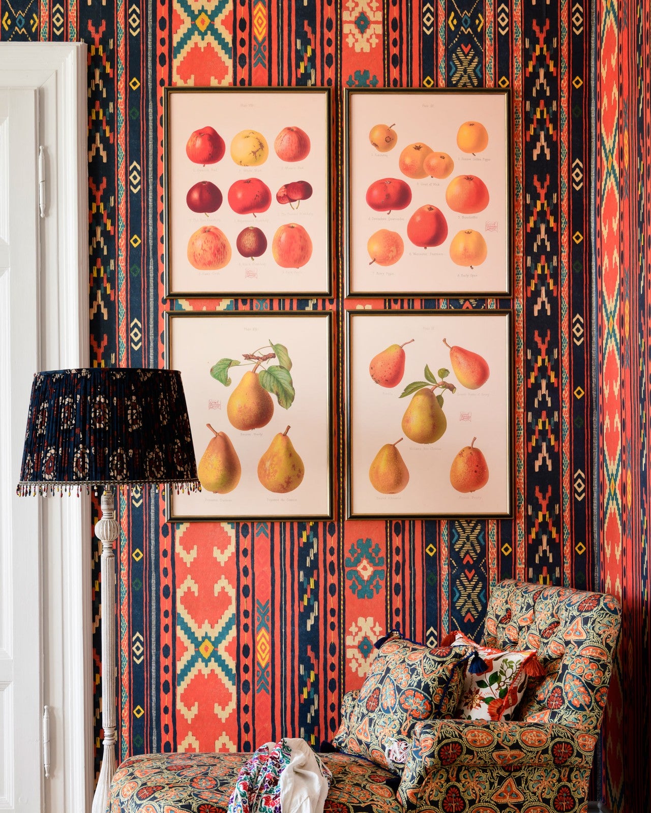 mind the gap - heritage wallpaper - wp20545